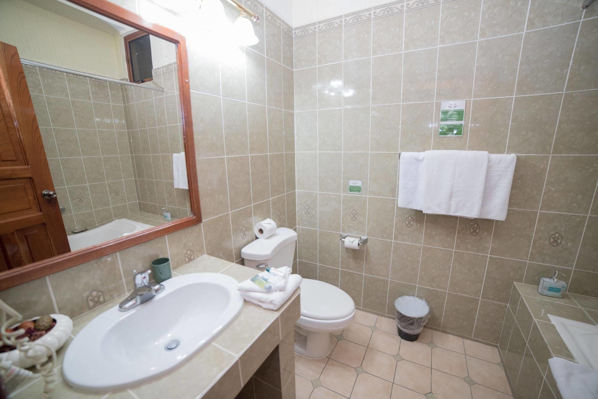 Hotel Anna Inn Olintepeque Εξωτερικό φωτογραφία
