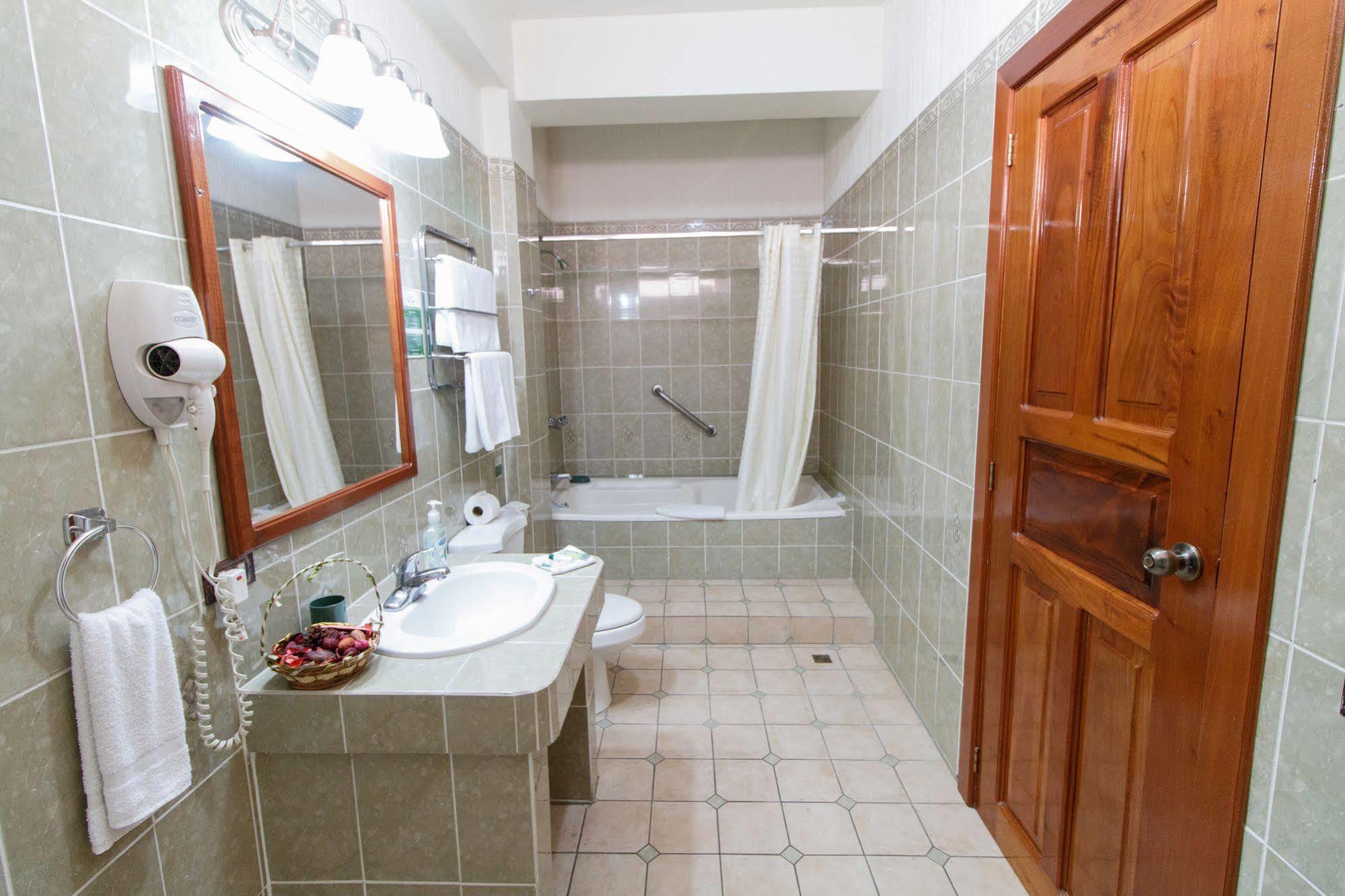 Hotel Anna Inn Olintepeque Εξωτερικό φωτογραφία
